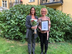 Jessica Gårdsmo och Kristina Arelis Platzer tar emot pris för Bästa Årsredovisning 2018