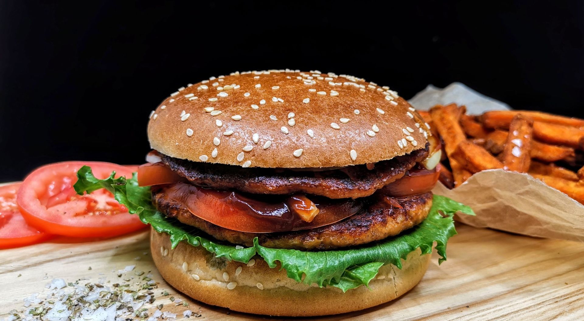 Proteinet Promyc lämpar sig väldigt bra till diverse köttsubstitut så som burgare, korv och köttbullar tack vare sin fina textur.